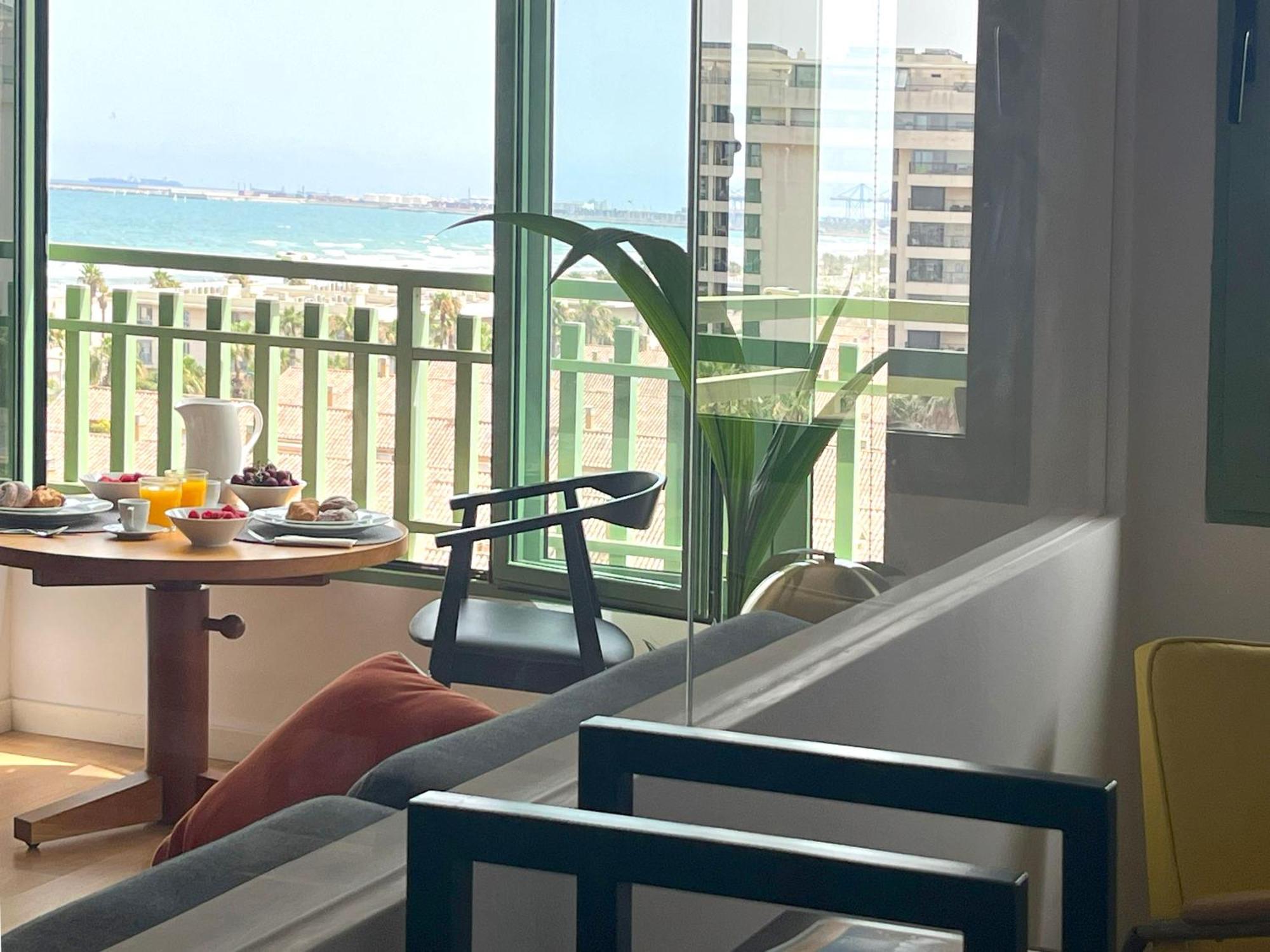 Stylish Well-Connected Beachfront Flat Valencia Luaran gambar