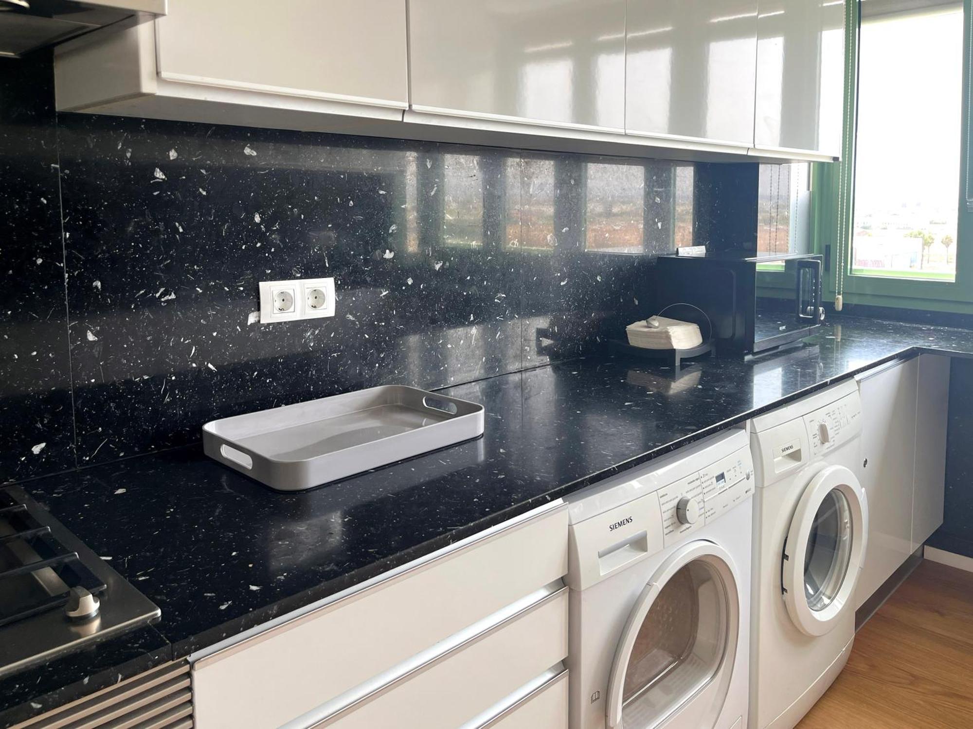 Stylish Well-Connected Beachfront Flat Valencia Luaran gambar