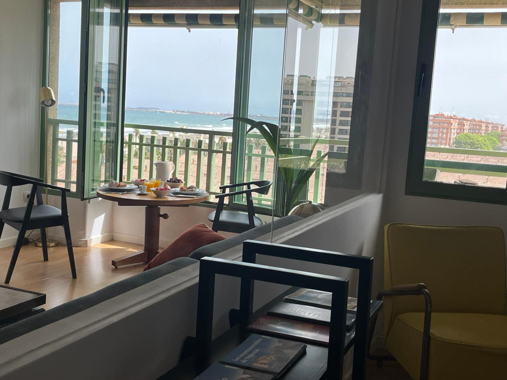 Stylish Well-Connected Beachfront Flat Valencia Luaran gambar