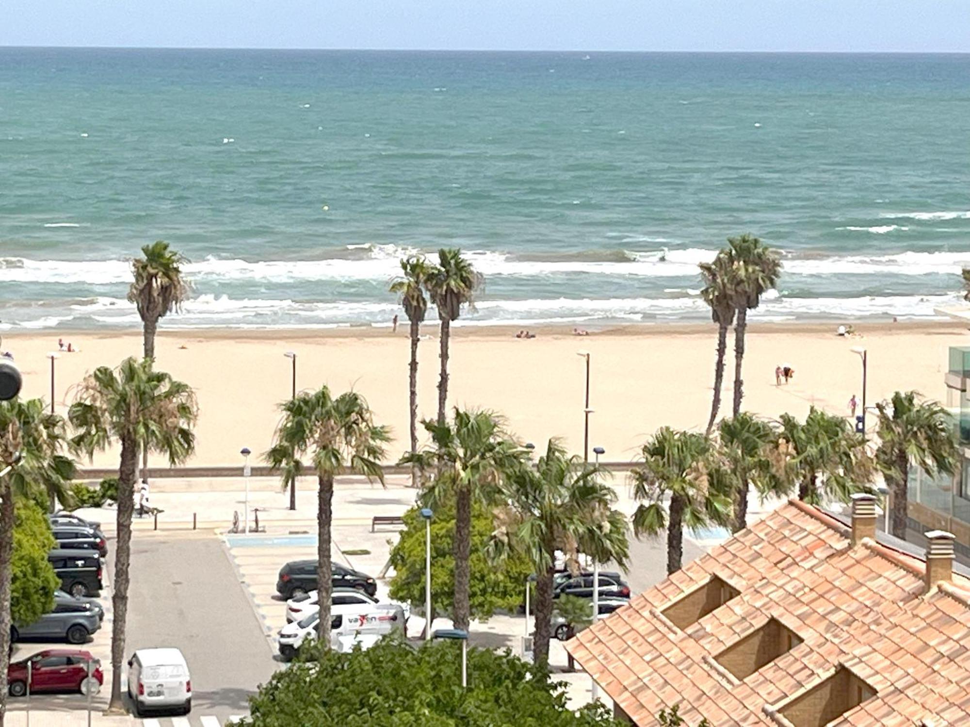 Stylish Well-Connected Beachfront Flat Valencia Luaran gambar